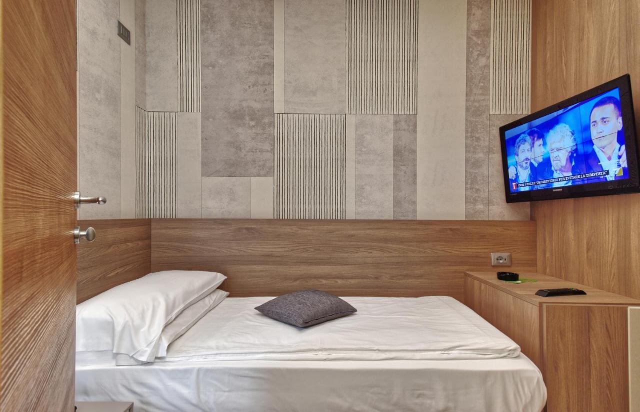 Small Single Room,1002393000:JPEG