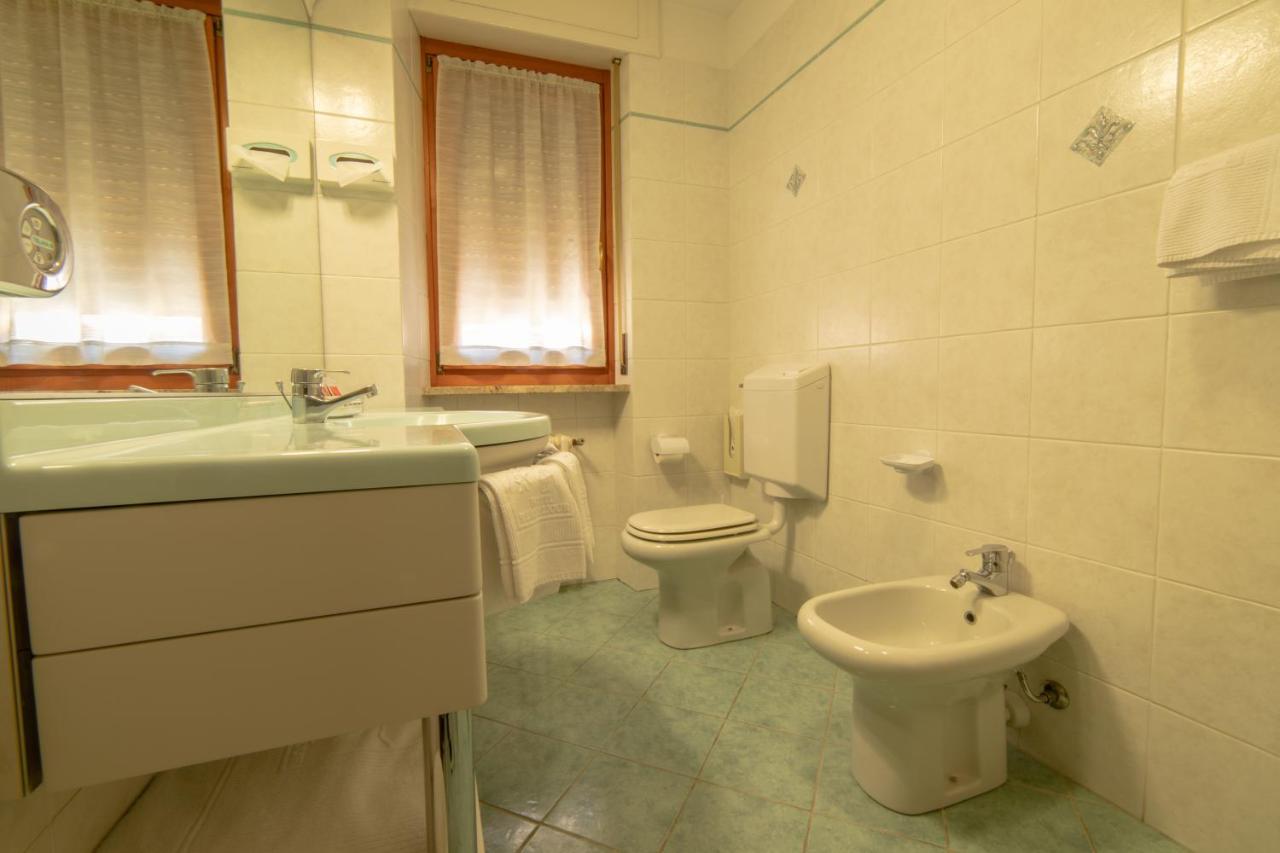 Family Room,1008309202:JPEG