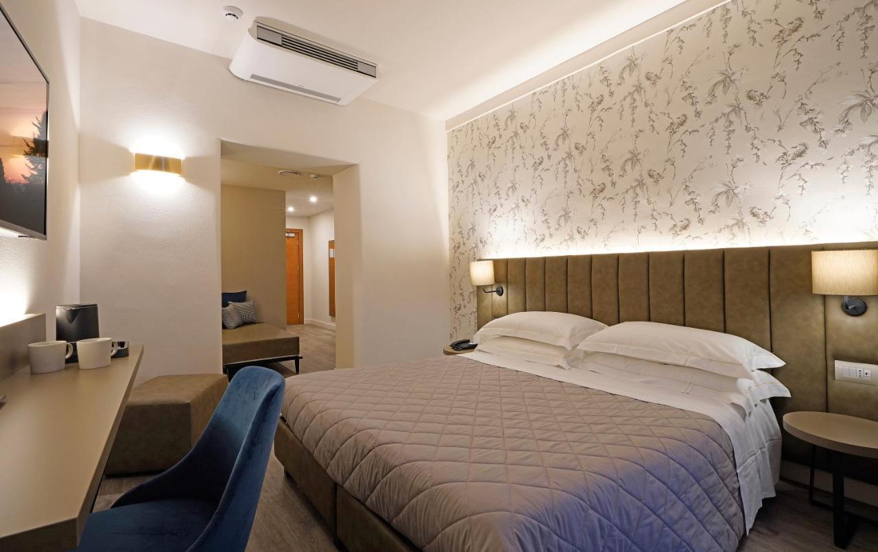 Superior Double or Twin Room Lake View Terrace