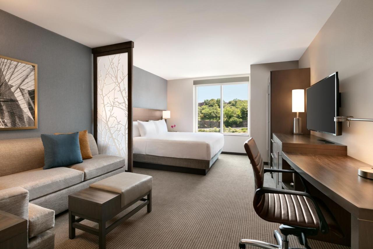 King Room with Sofa Bed