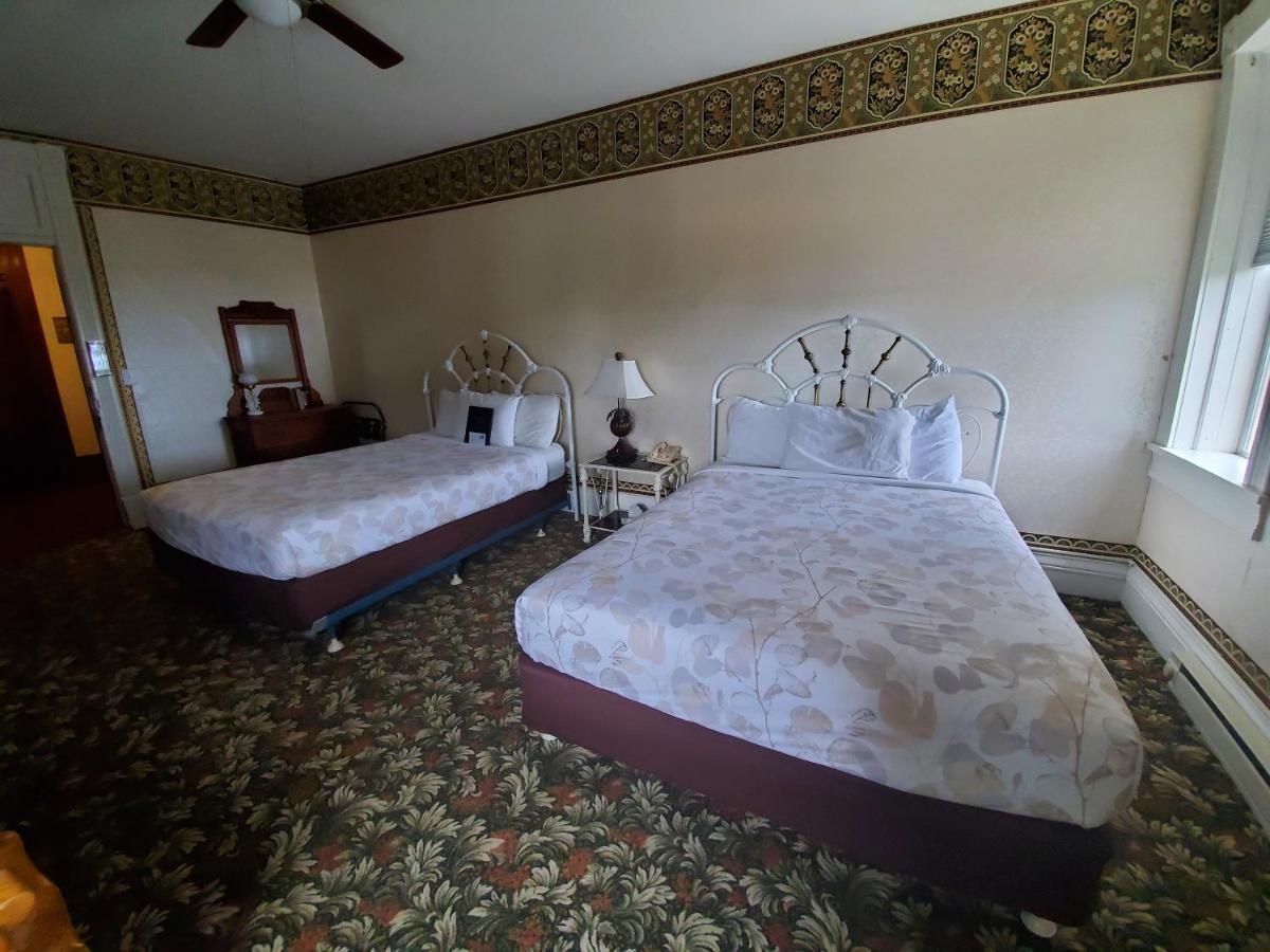 Superior Queen Room Two Queen Beds
