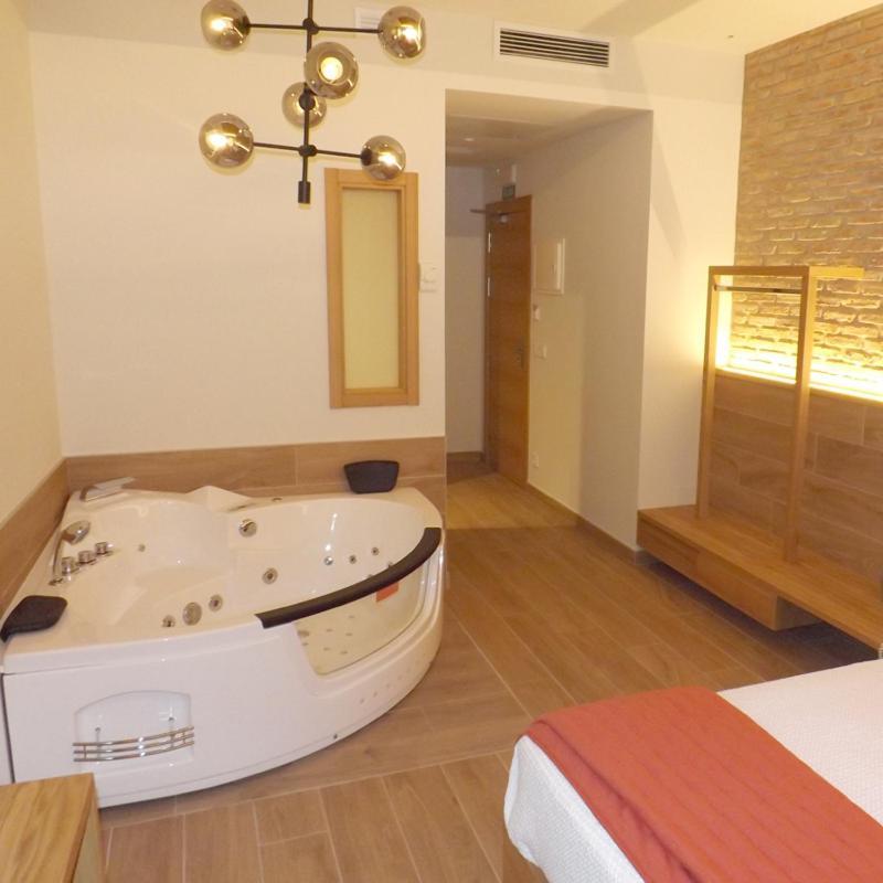 Suite with Spa Bath