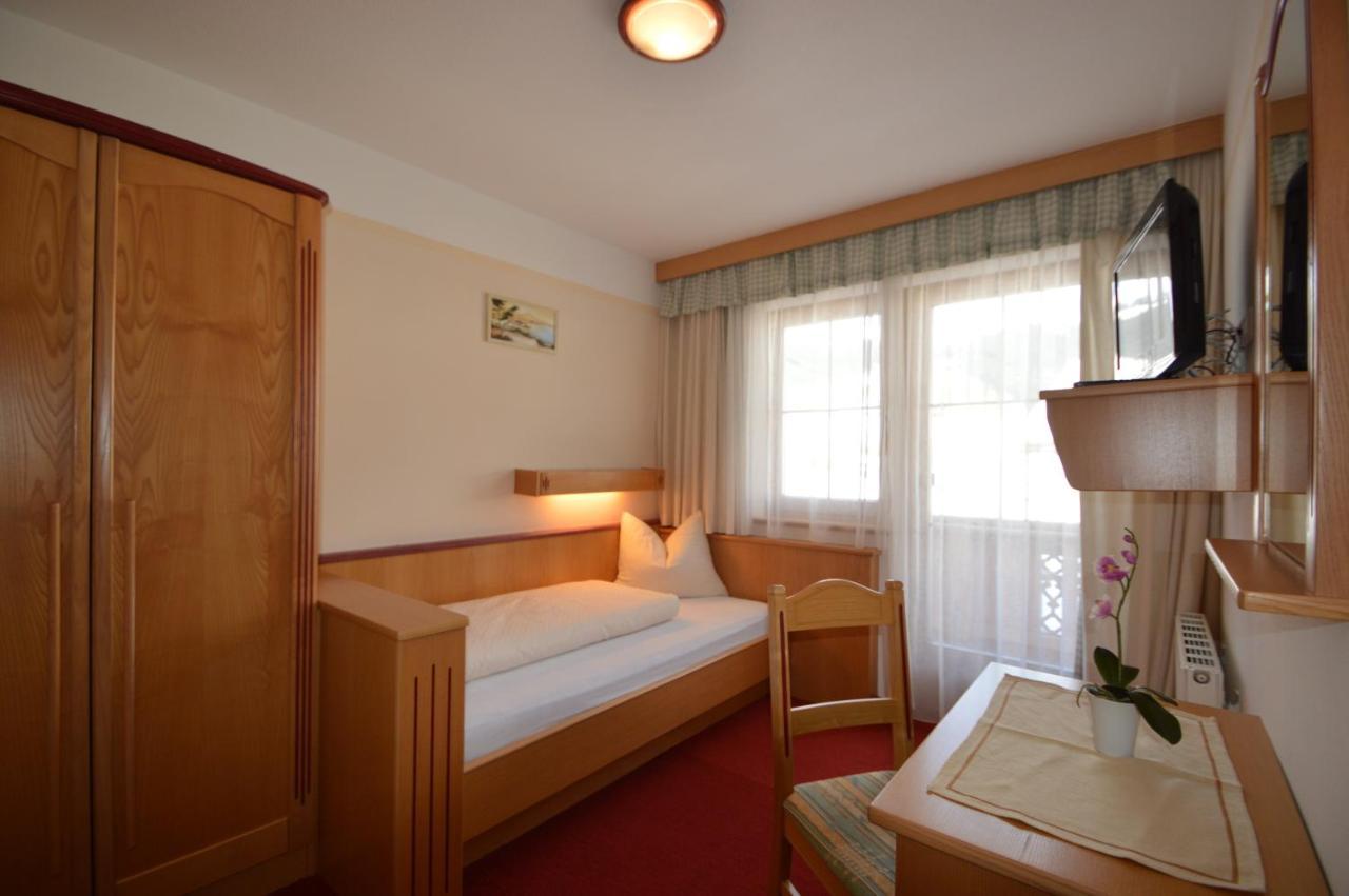 Single Room with Balcony,1057235992:JPEG