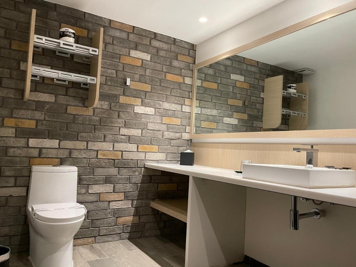 Queen Room - Disability Access,1067718175:JPEG