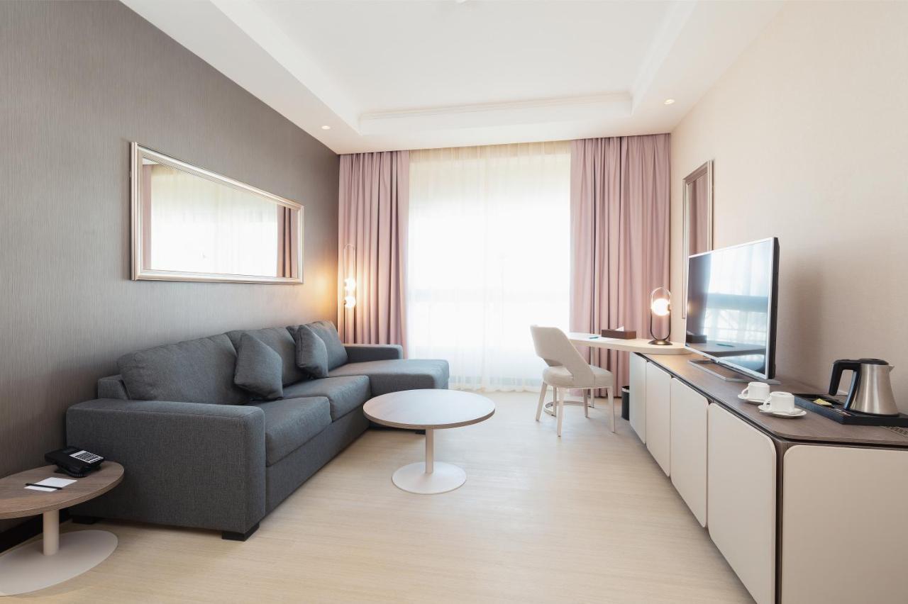 Suite Étage Premium avec Accès au Salon