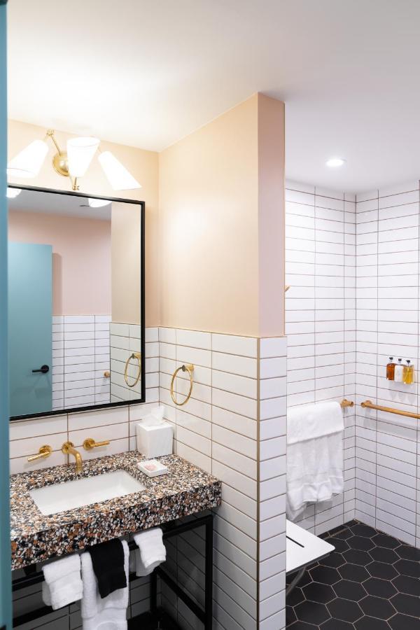 Queen Room - Disability Access,1065944887:JPEG