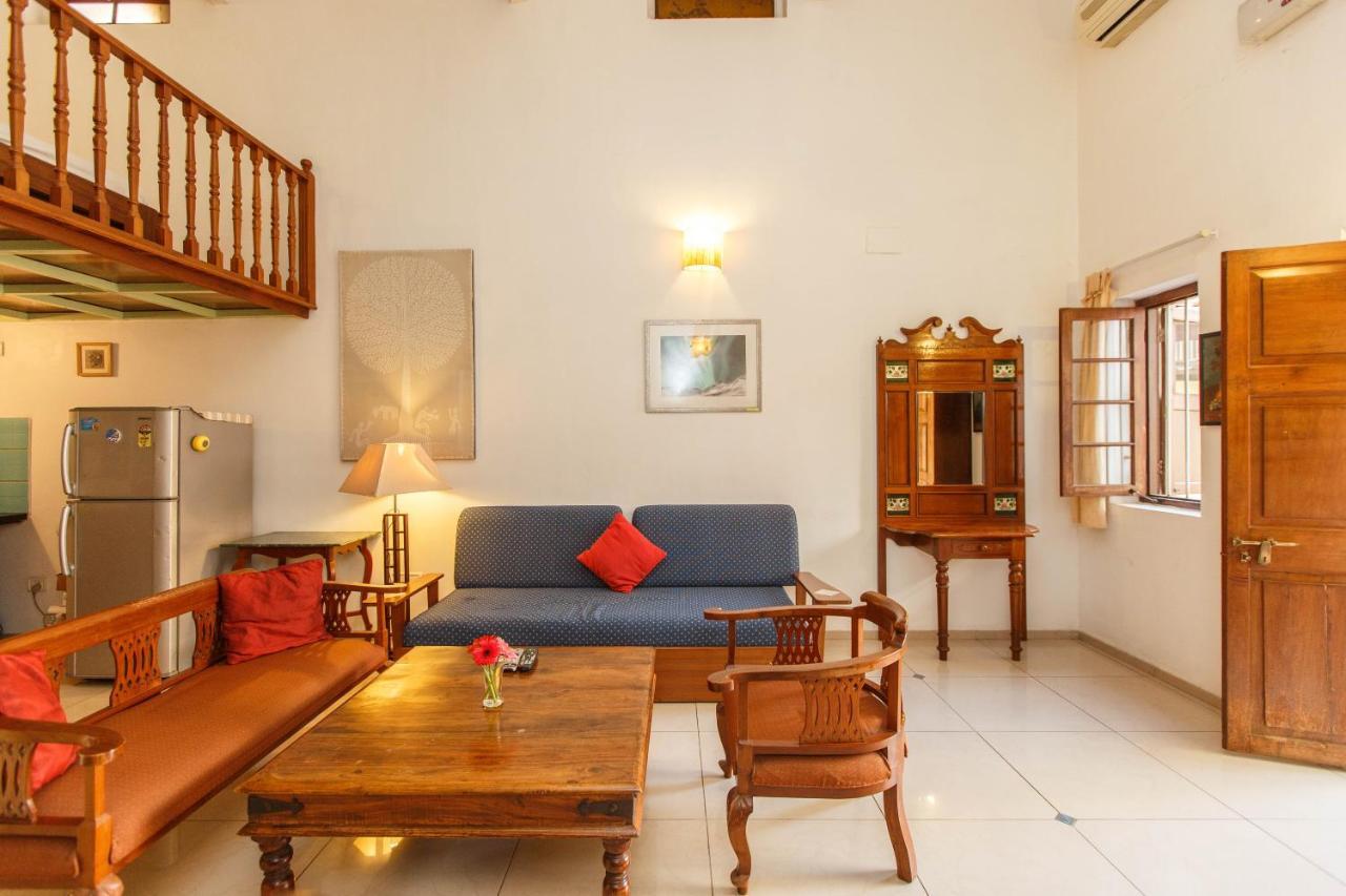 Family Room,1213153966:JPEG