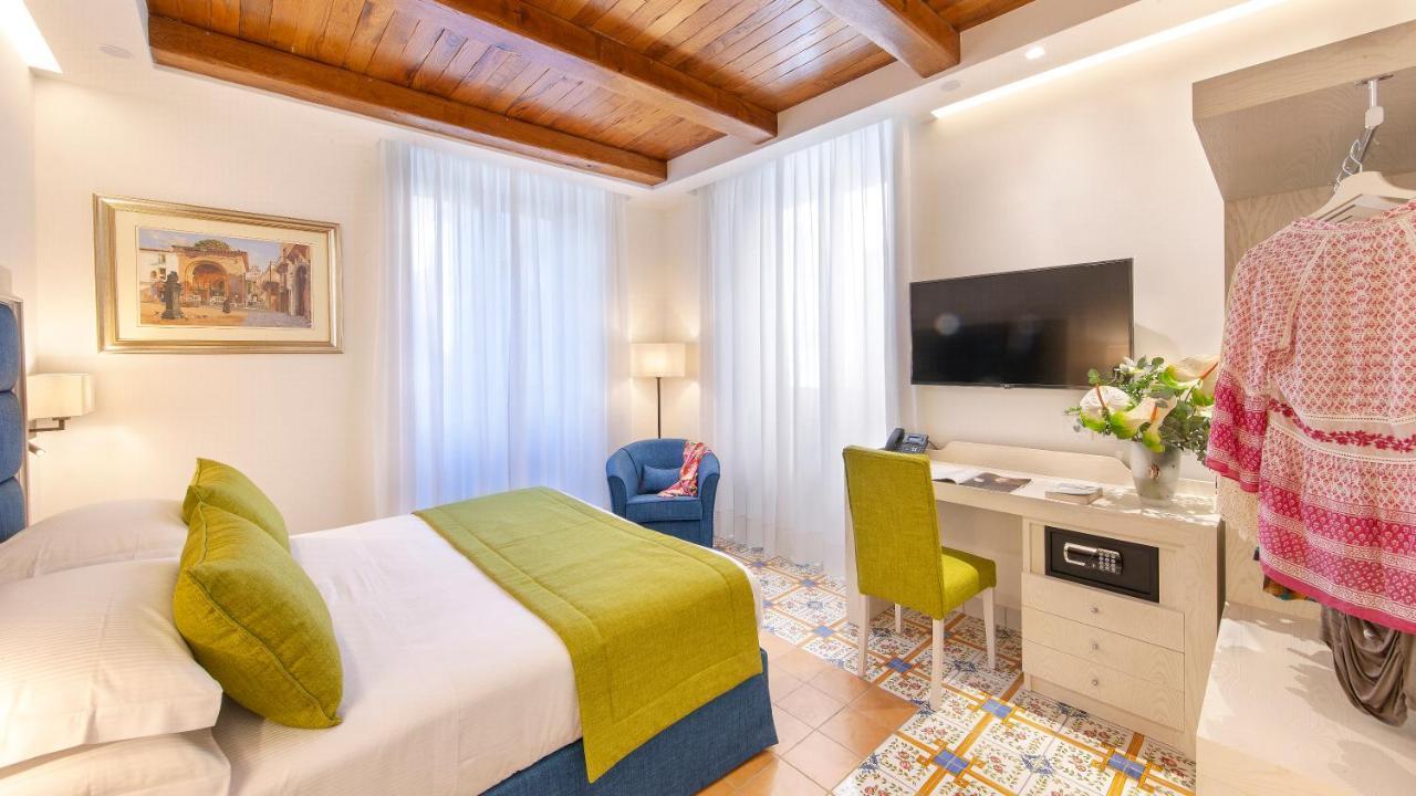 Deluxe Double or Twin Room City View
