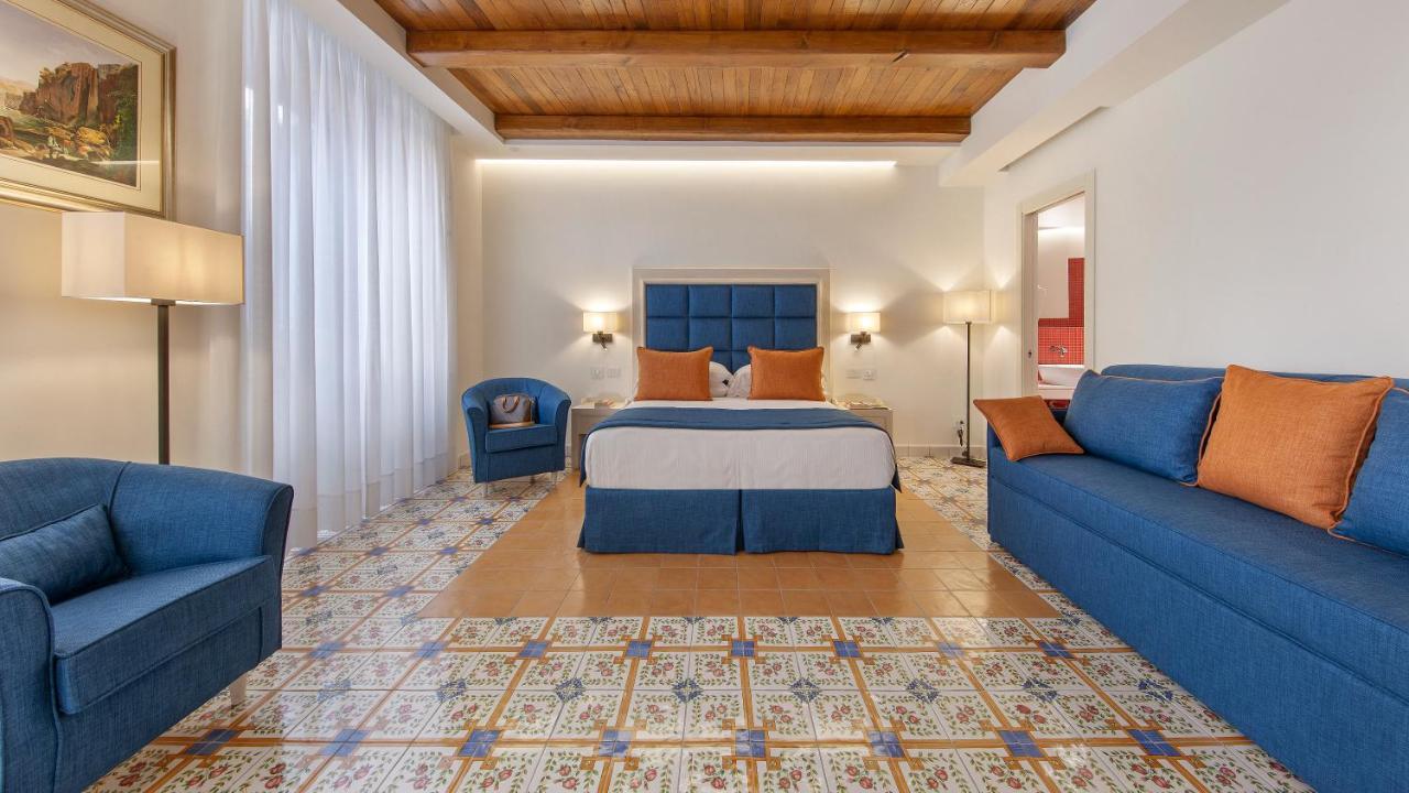 Deluxe Double or Twin Room Balcony