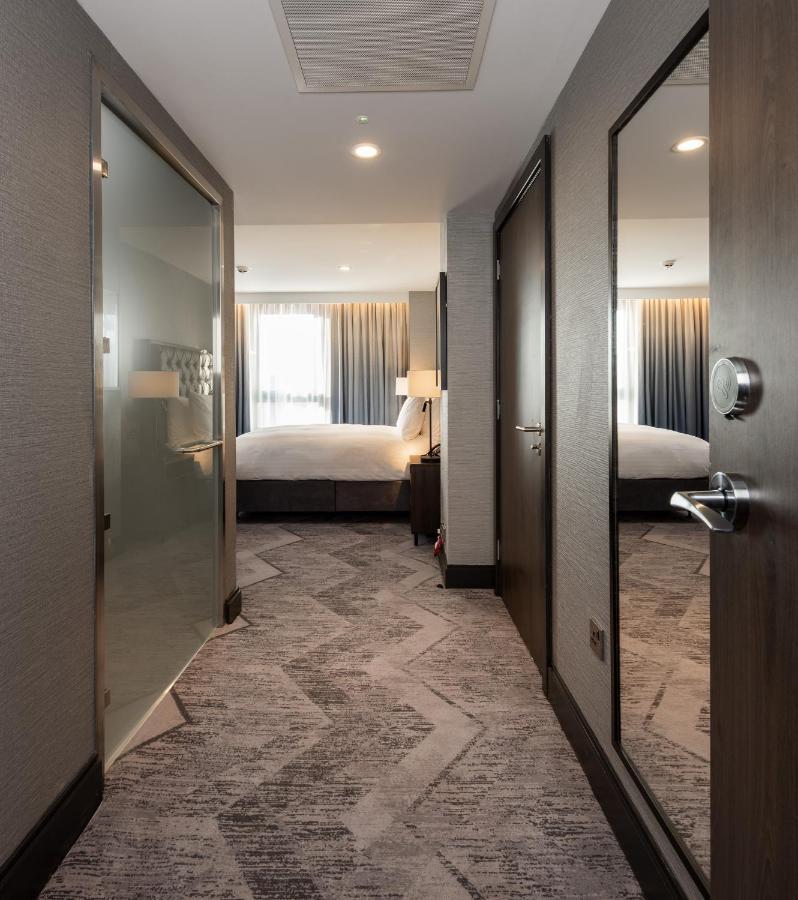 Standard Queen Room Disability Access