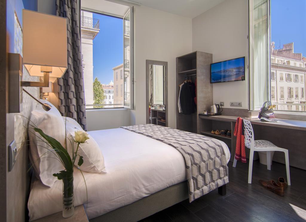 Superior Double Room with Large bed and Shower,109455960:JPEG