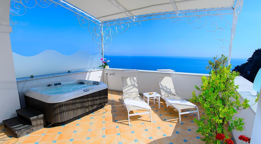 Suite Hot Tub Sea View