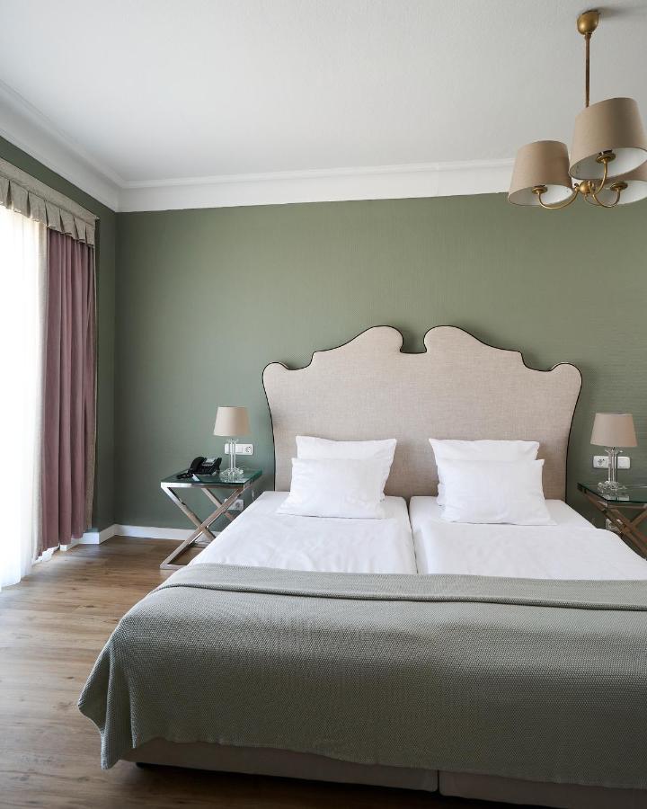 Quarto Deluxe com Cama de Casal ou 2 de Solteiro - Frigobar com bebidas gratuitas