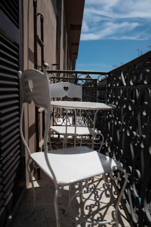Single Room Balcony