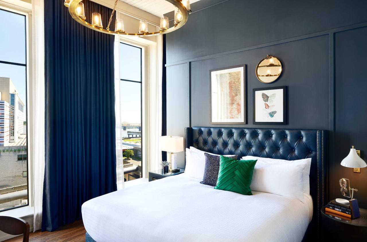 Riverview King Room