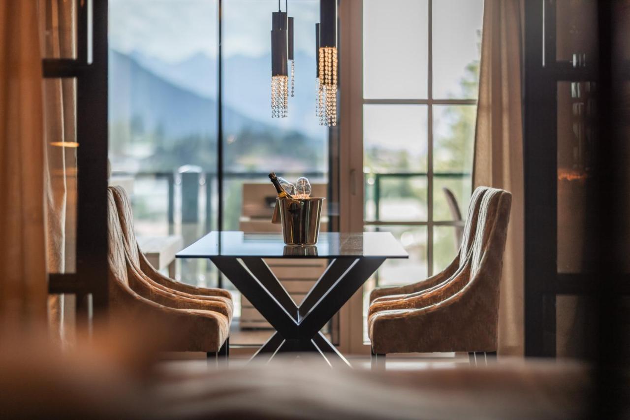 Signature Suite
