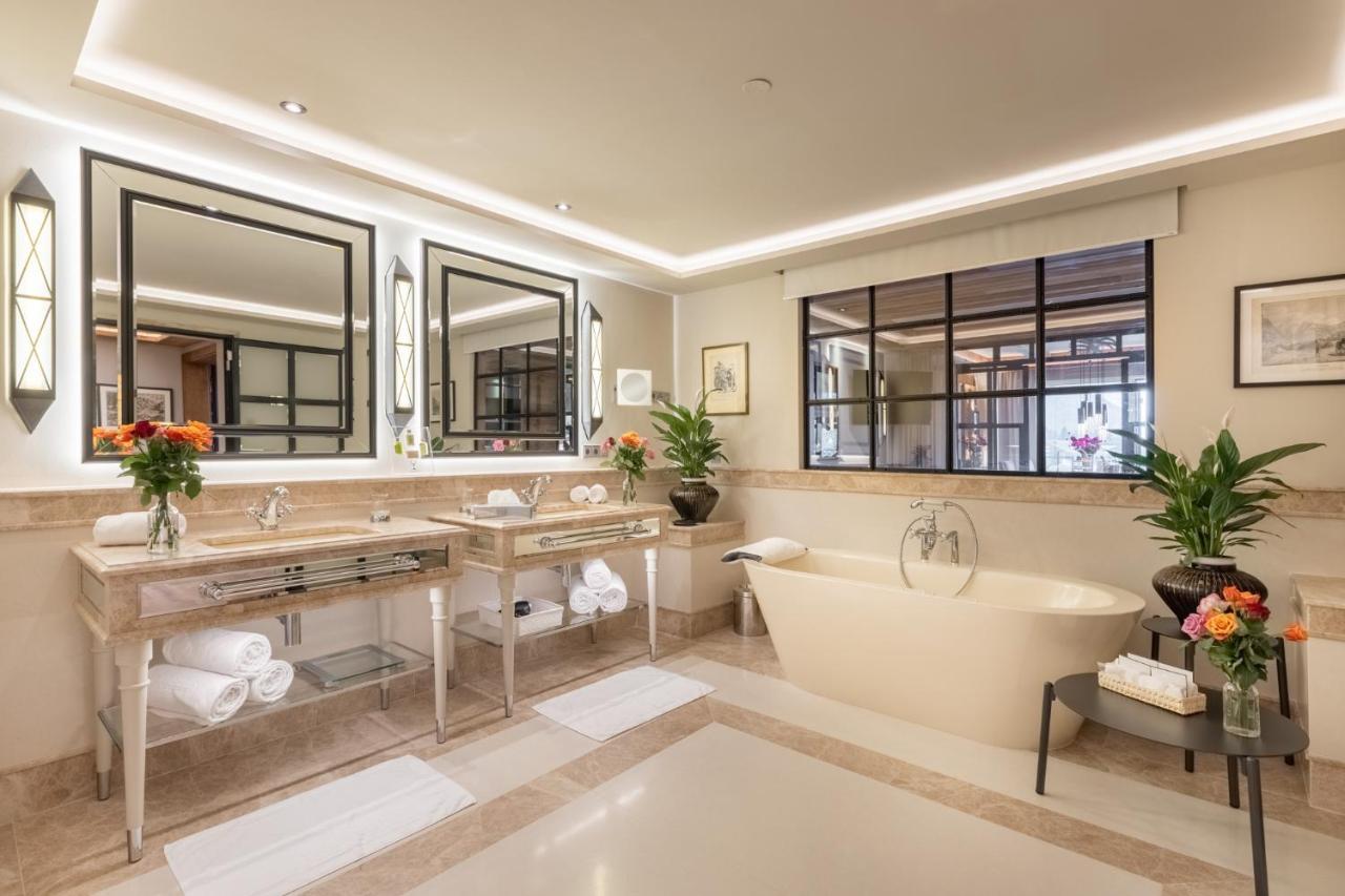 Signature Suite