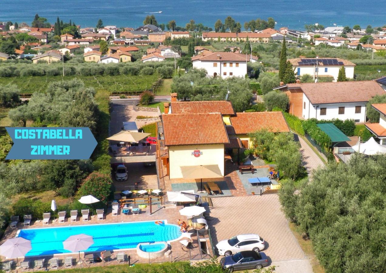 Camera Matrimoniale/Doppia con Letti Singoli con Vista Lago.