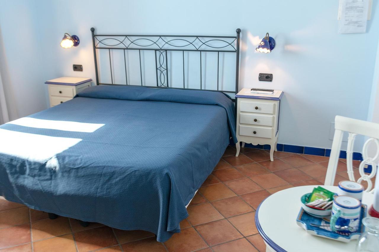 Large Double Room,806190441:JPEG