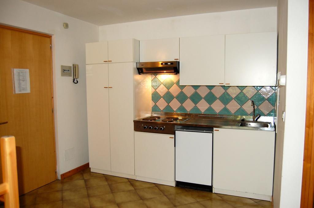 One-Bedroom Apartment,115725131:JPEG