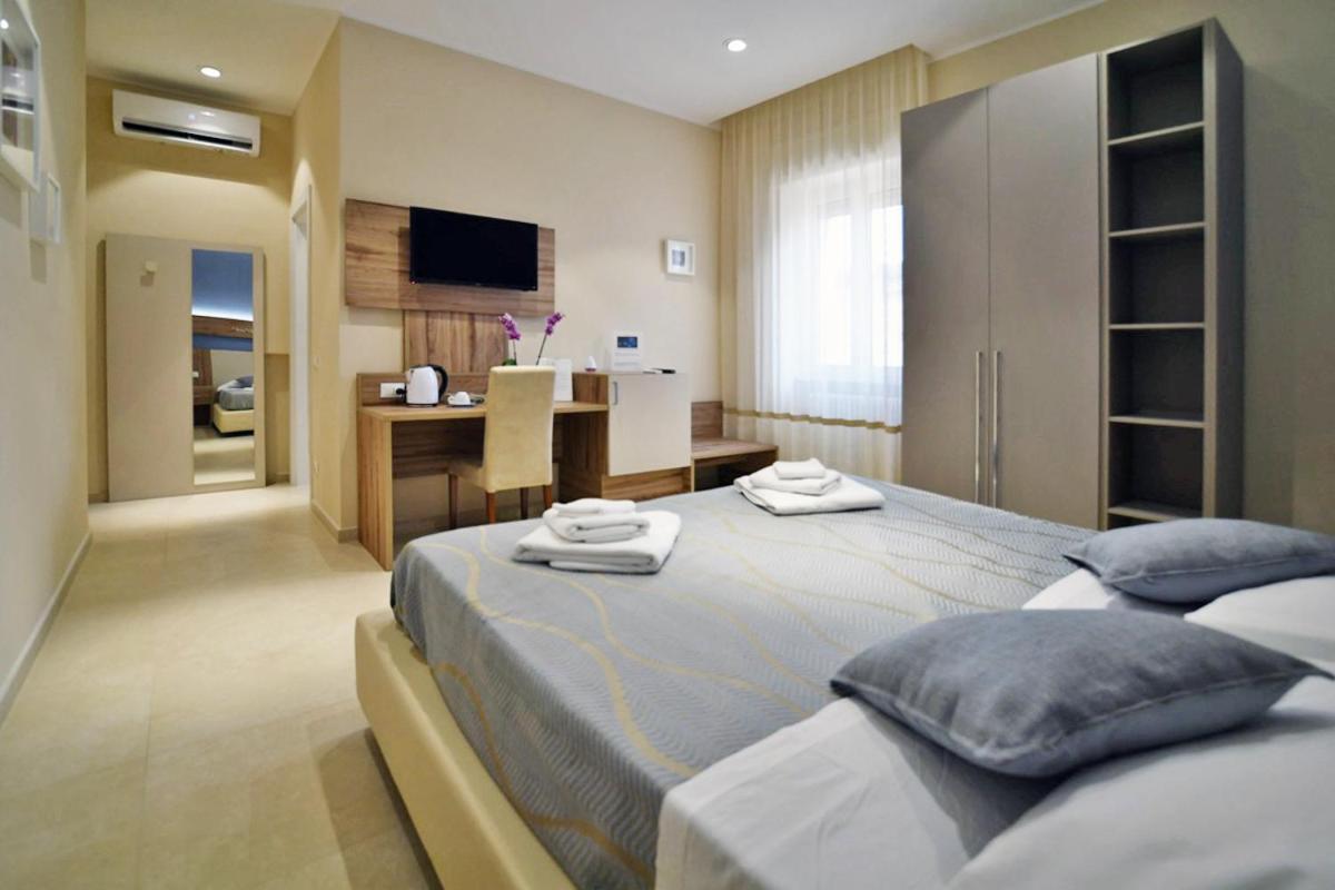 Double Room Private Bathroom