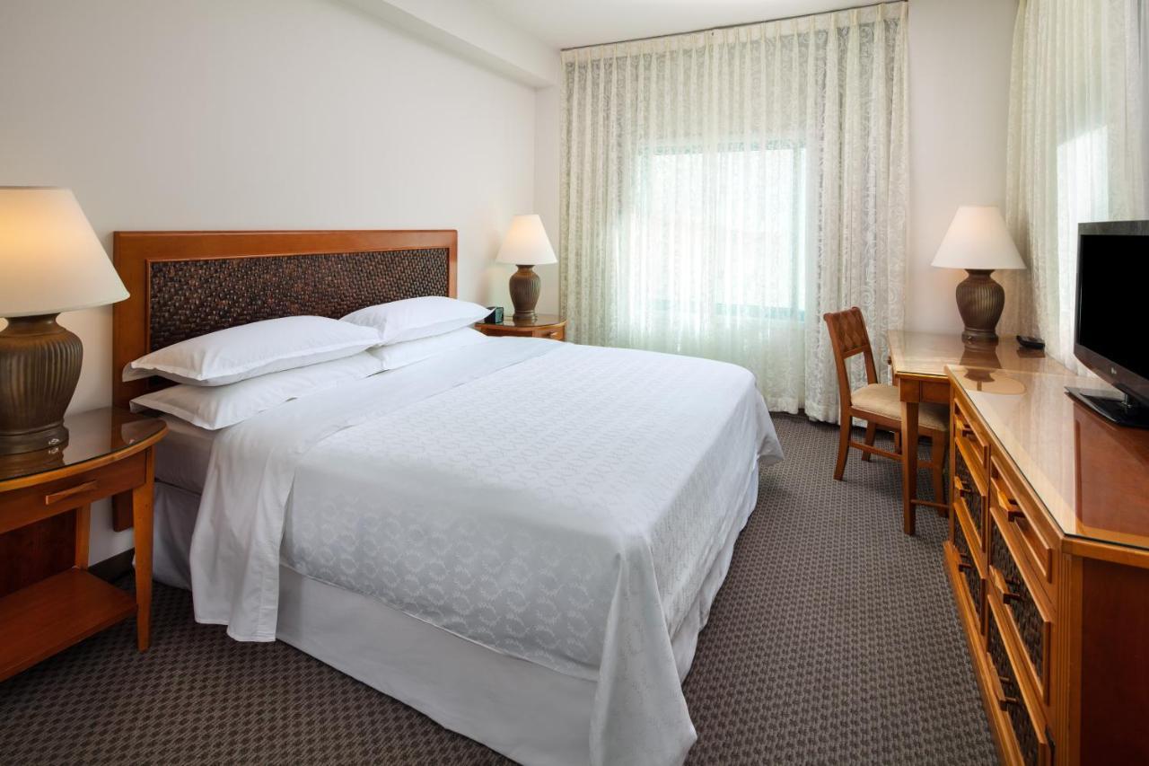 Guest room 1 Queen City view