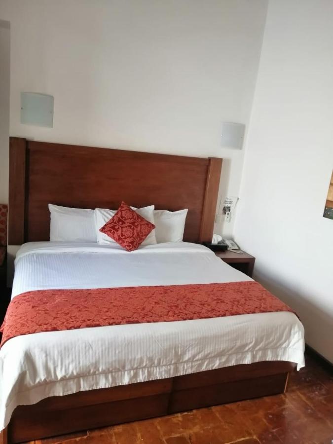 Small Double Room,942913585:JPEG