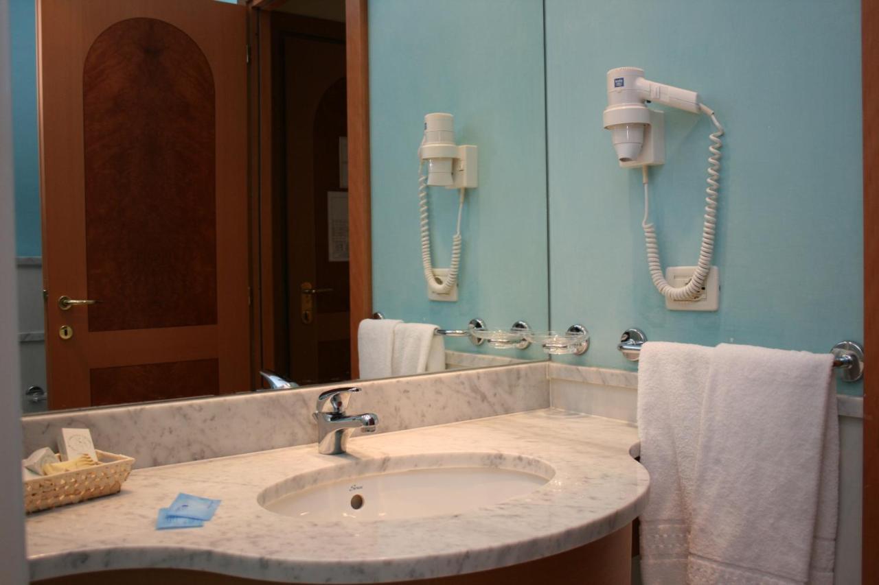 Single Room,1224186370:JPEG