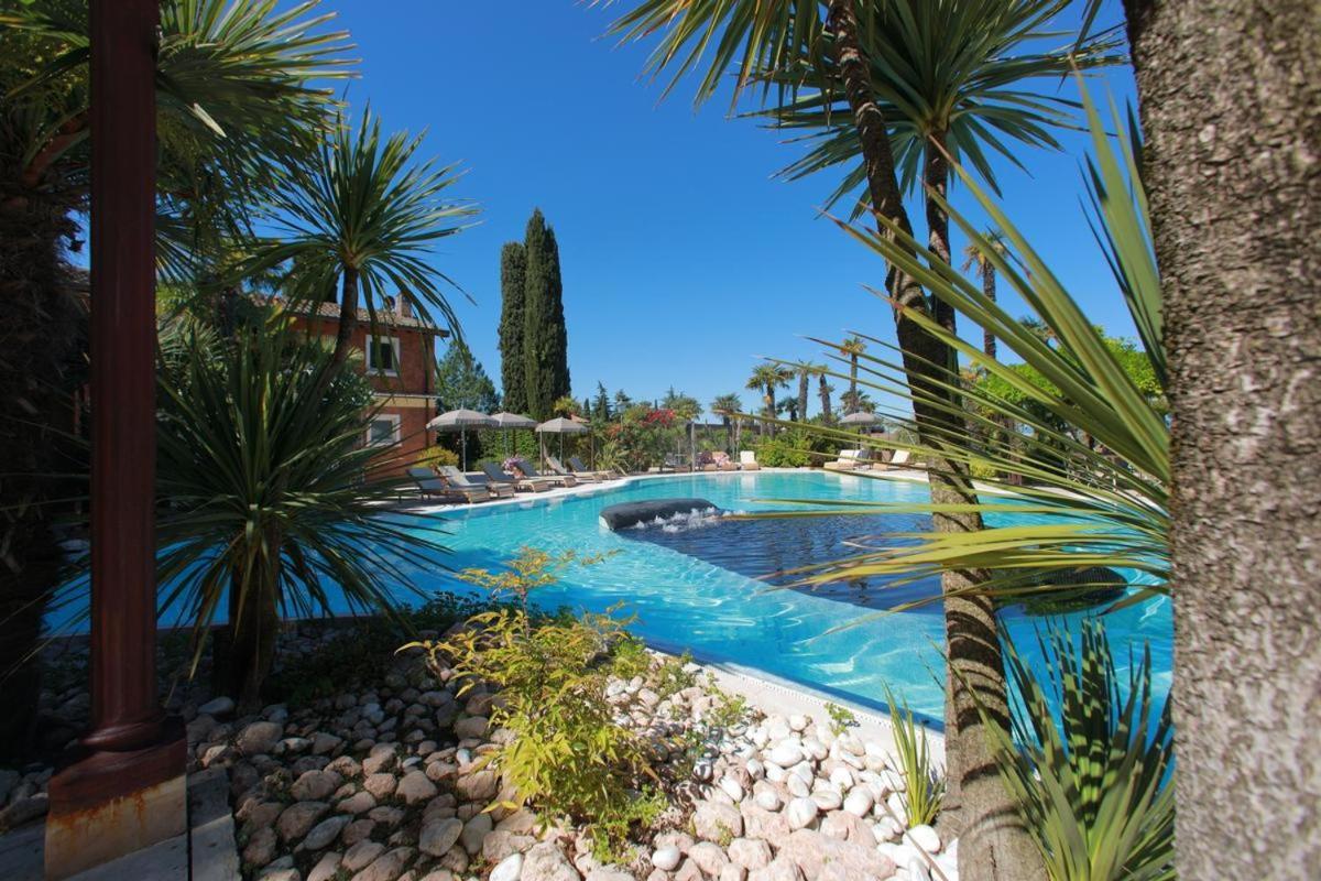 Camera King con Vista Piscina