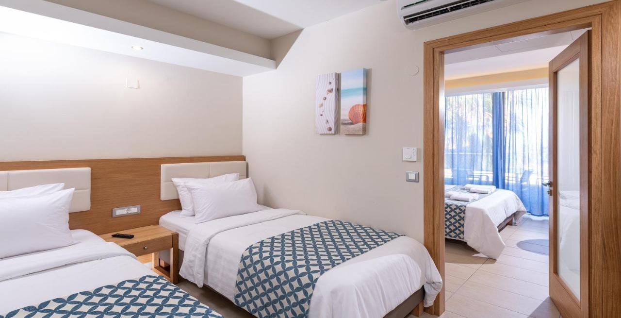 Superior Family Room with Land View