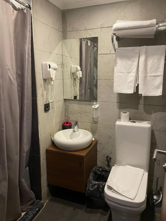 Family Room,1184158702:JPEG