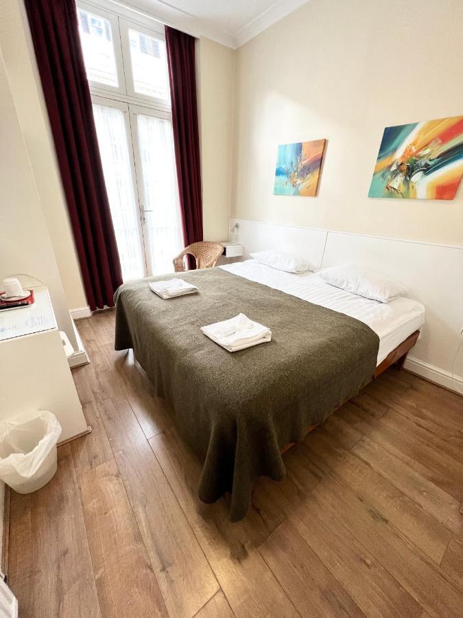 Double Room Private Bathroom