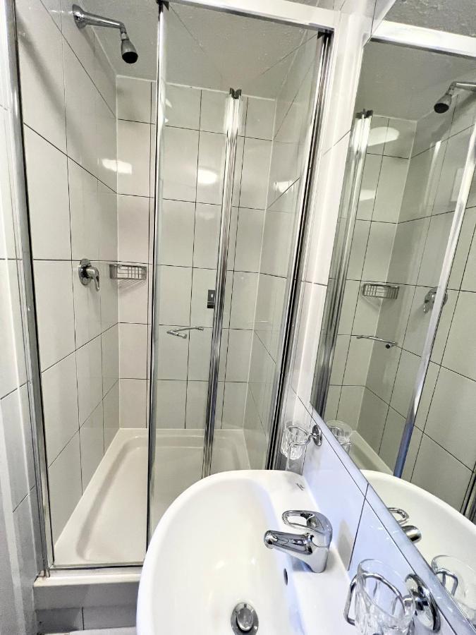 Triple Room Private Bathroom