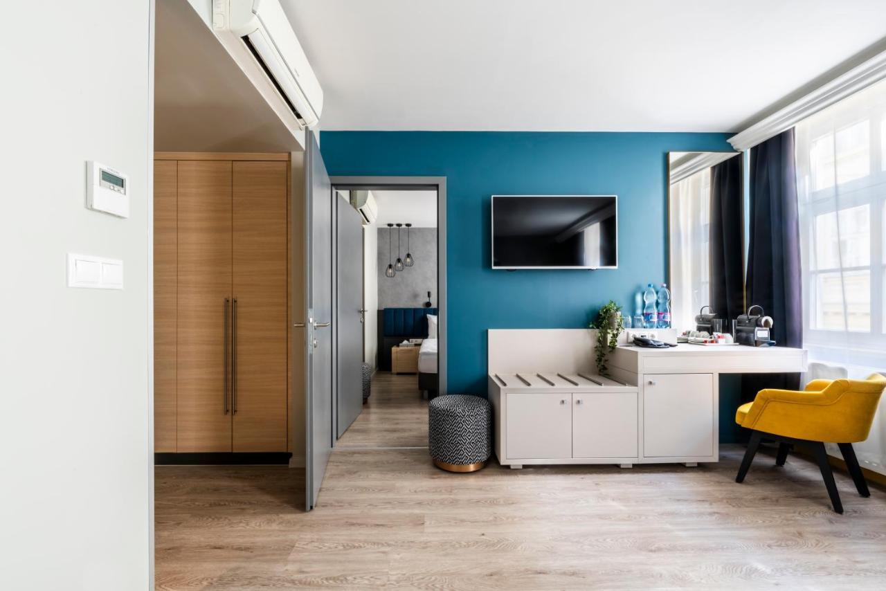 Connecting Family Room