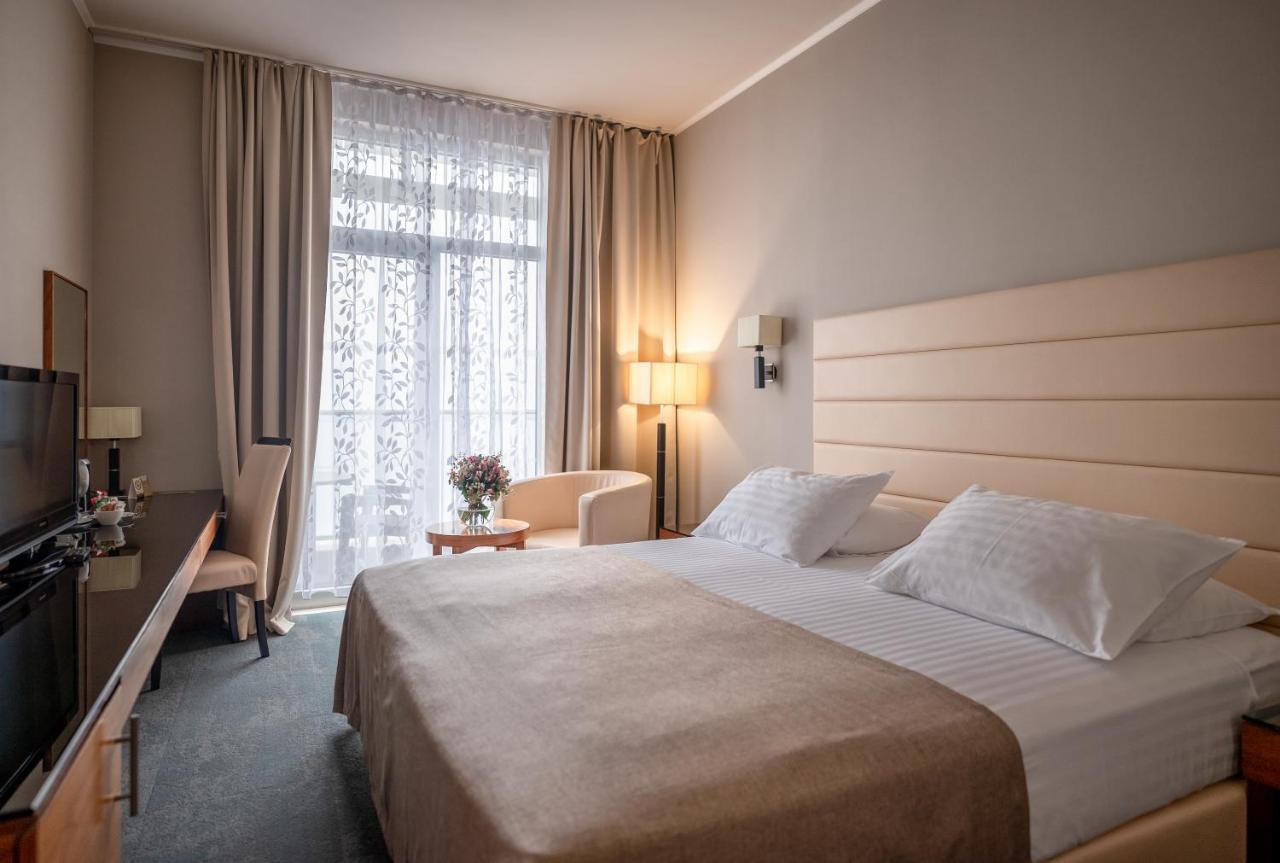 Executive Room Balcony,1540925593:JPEG