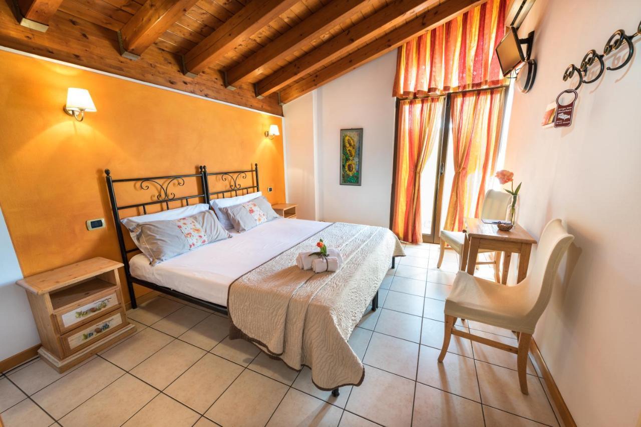 Deluxe Double or Twin Room Lake View