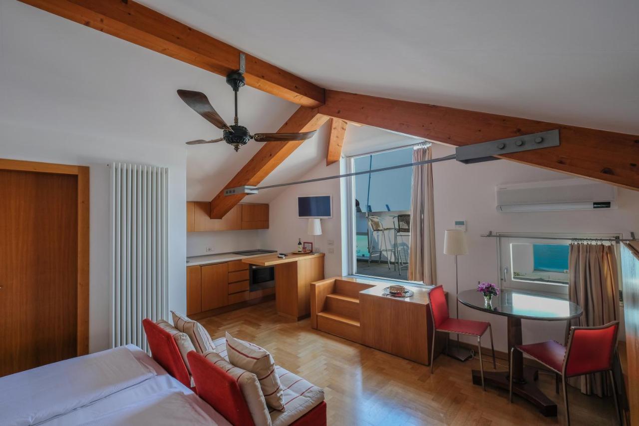 Studio Balcony Annex