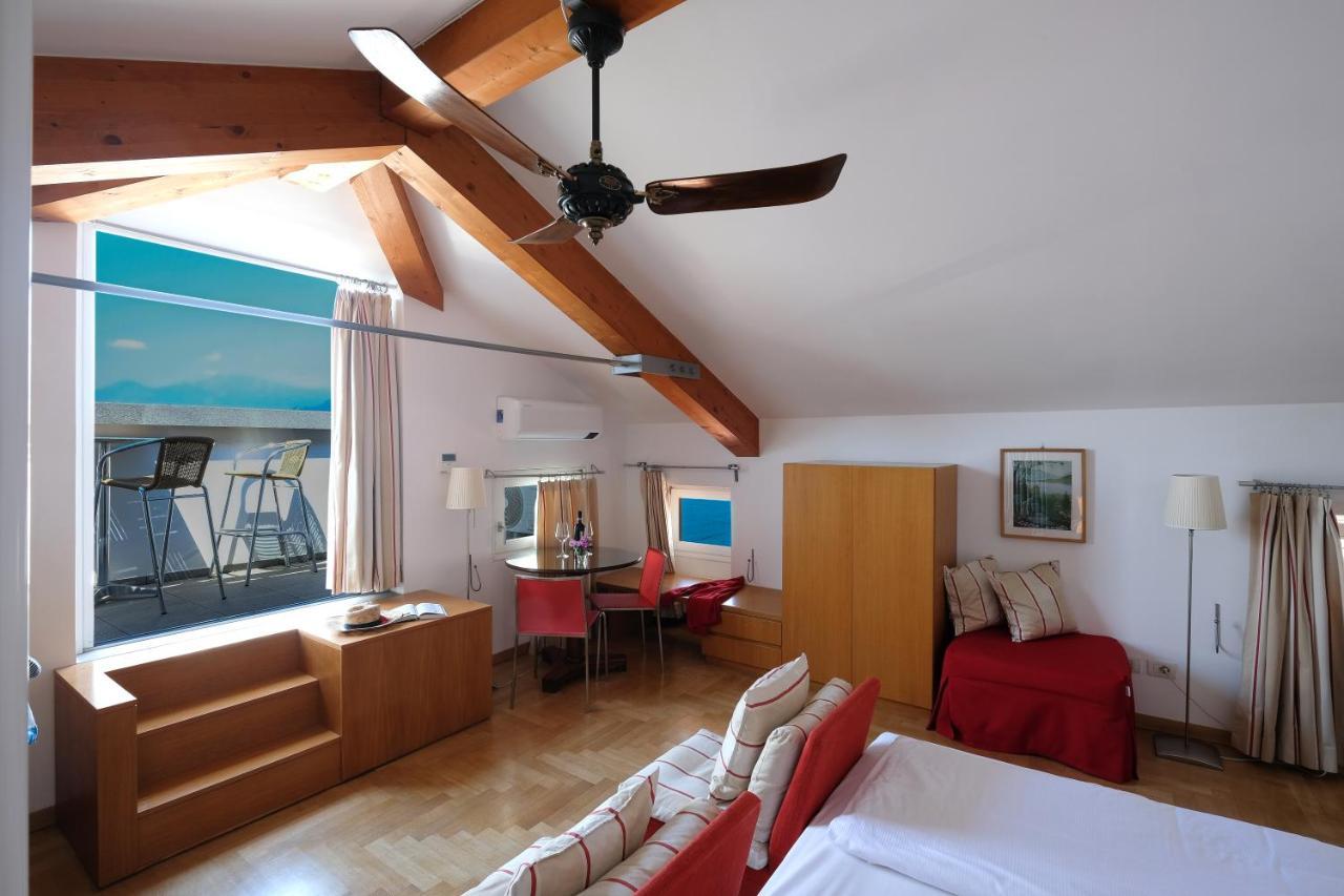 Studio Balcony Annex