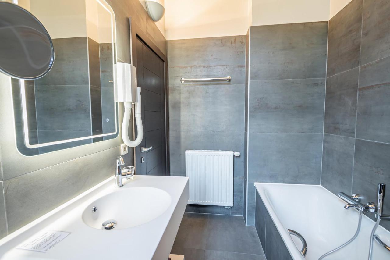 Modern Suite