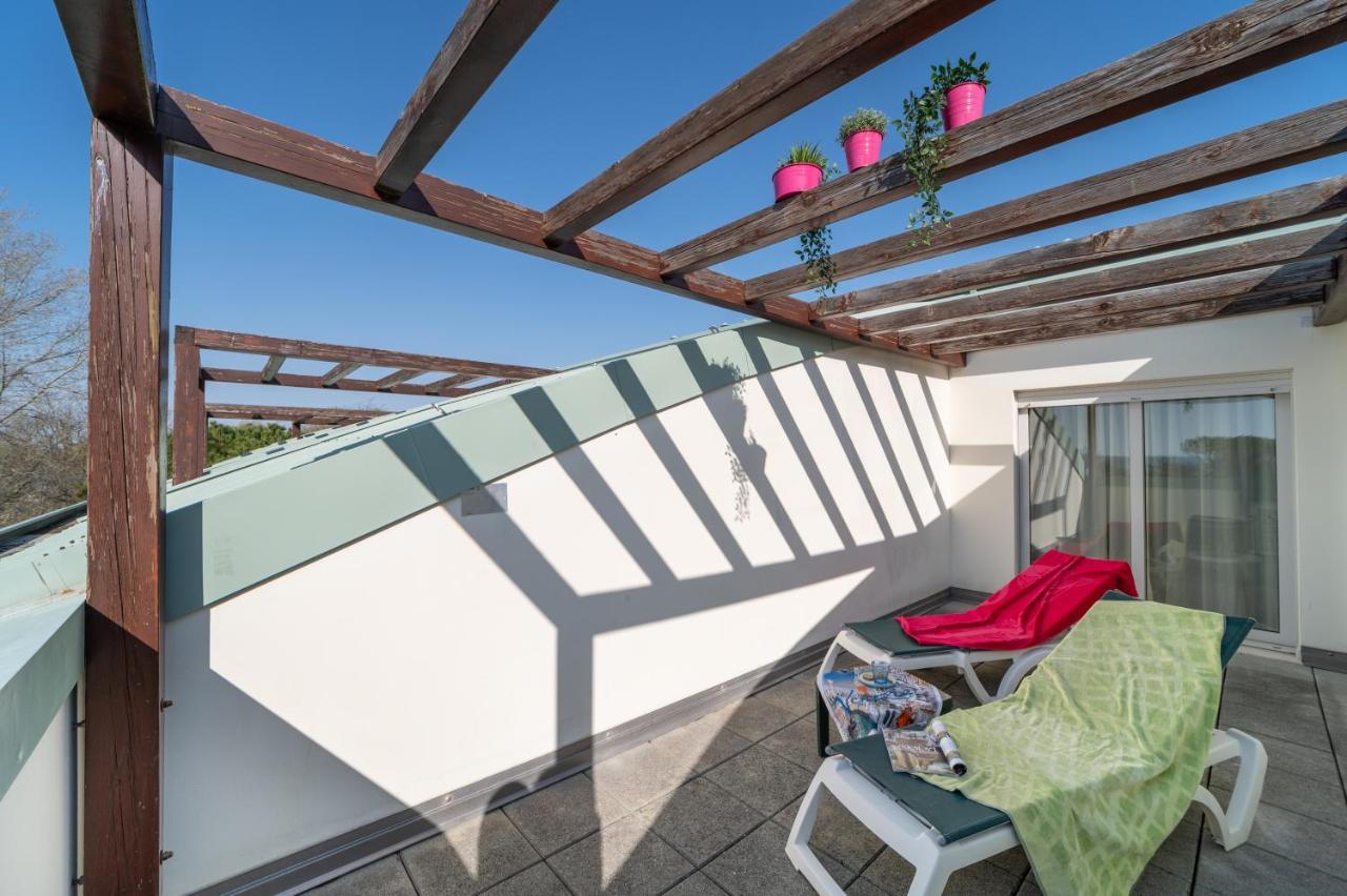 2 Bedroom Apartment 2 bathrooms