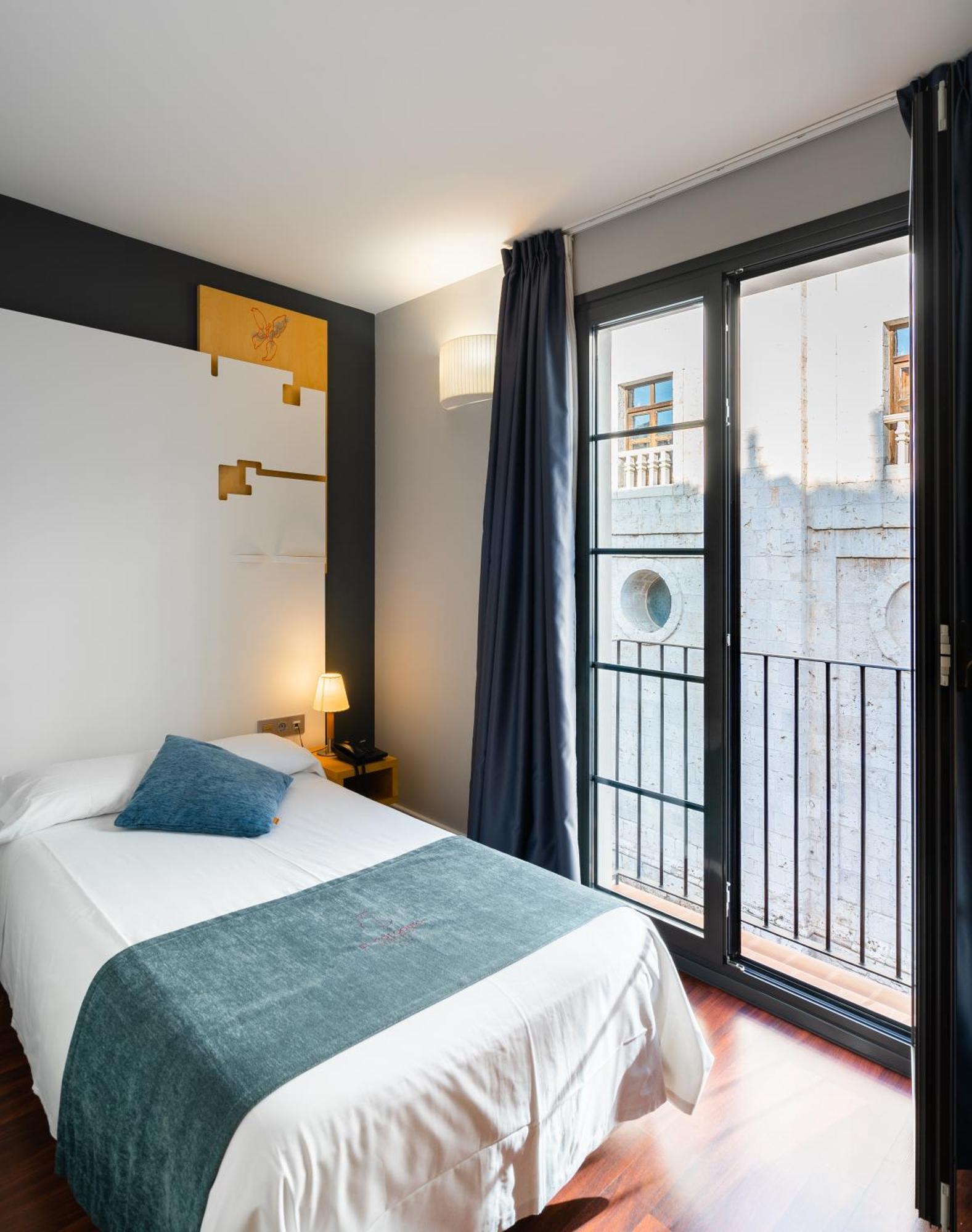 Single Room,1207745338:JPEG