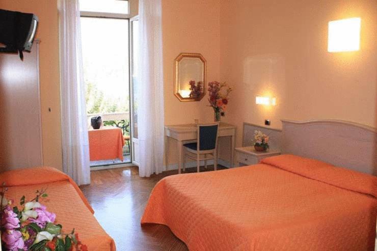 Triple Room Lake View