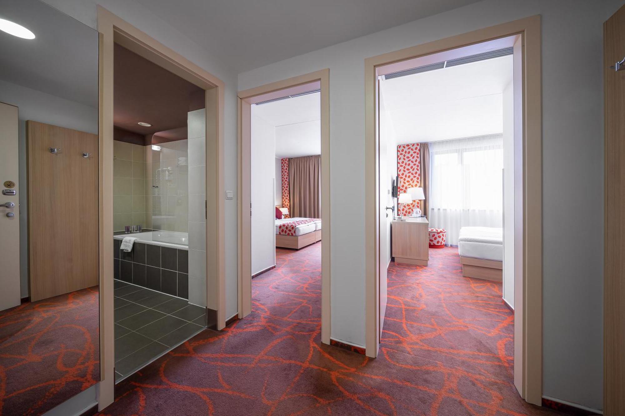 Family Suite,1209787912:JPEG