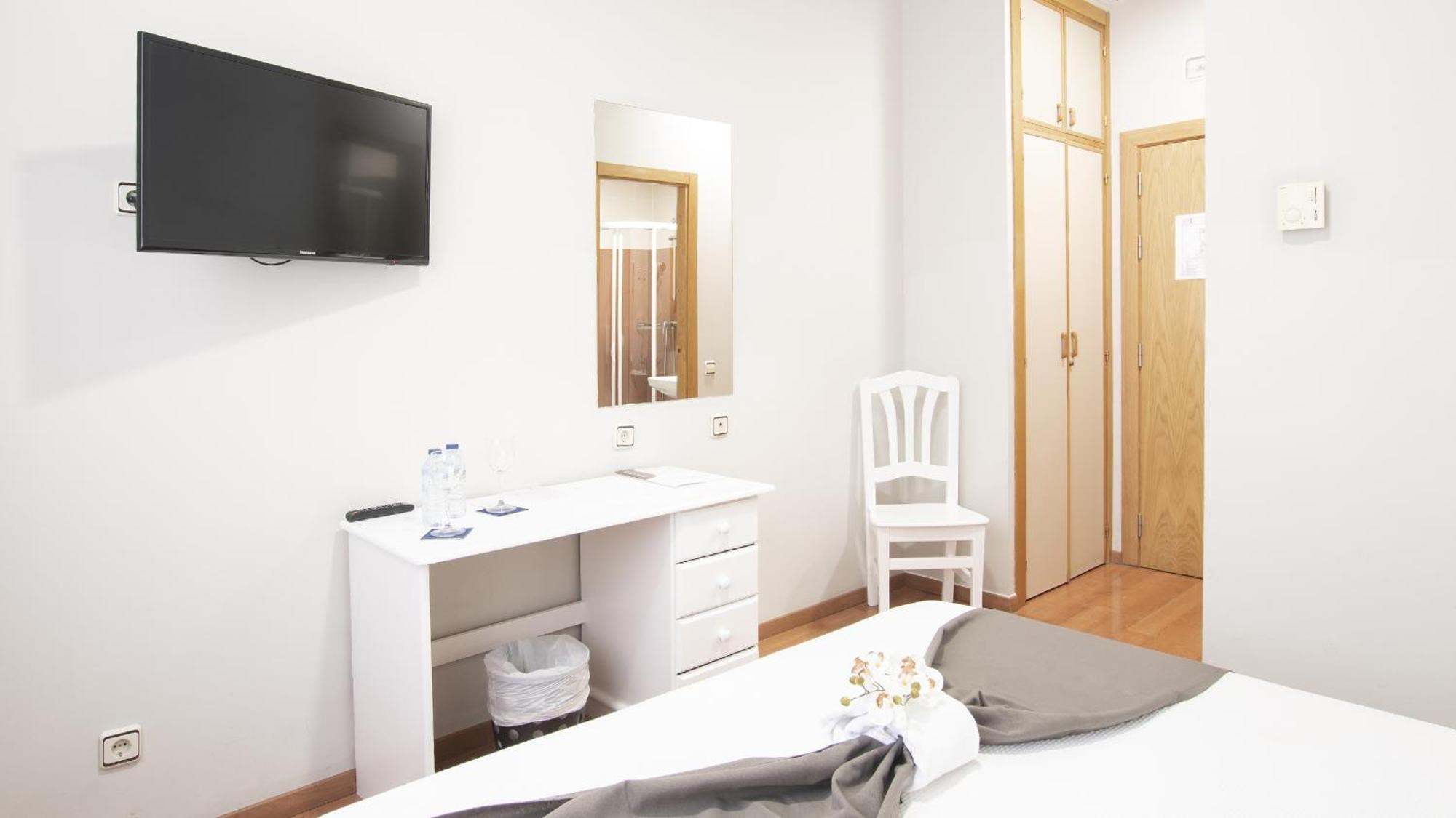 Double Room,1214705017:JPEG