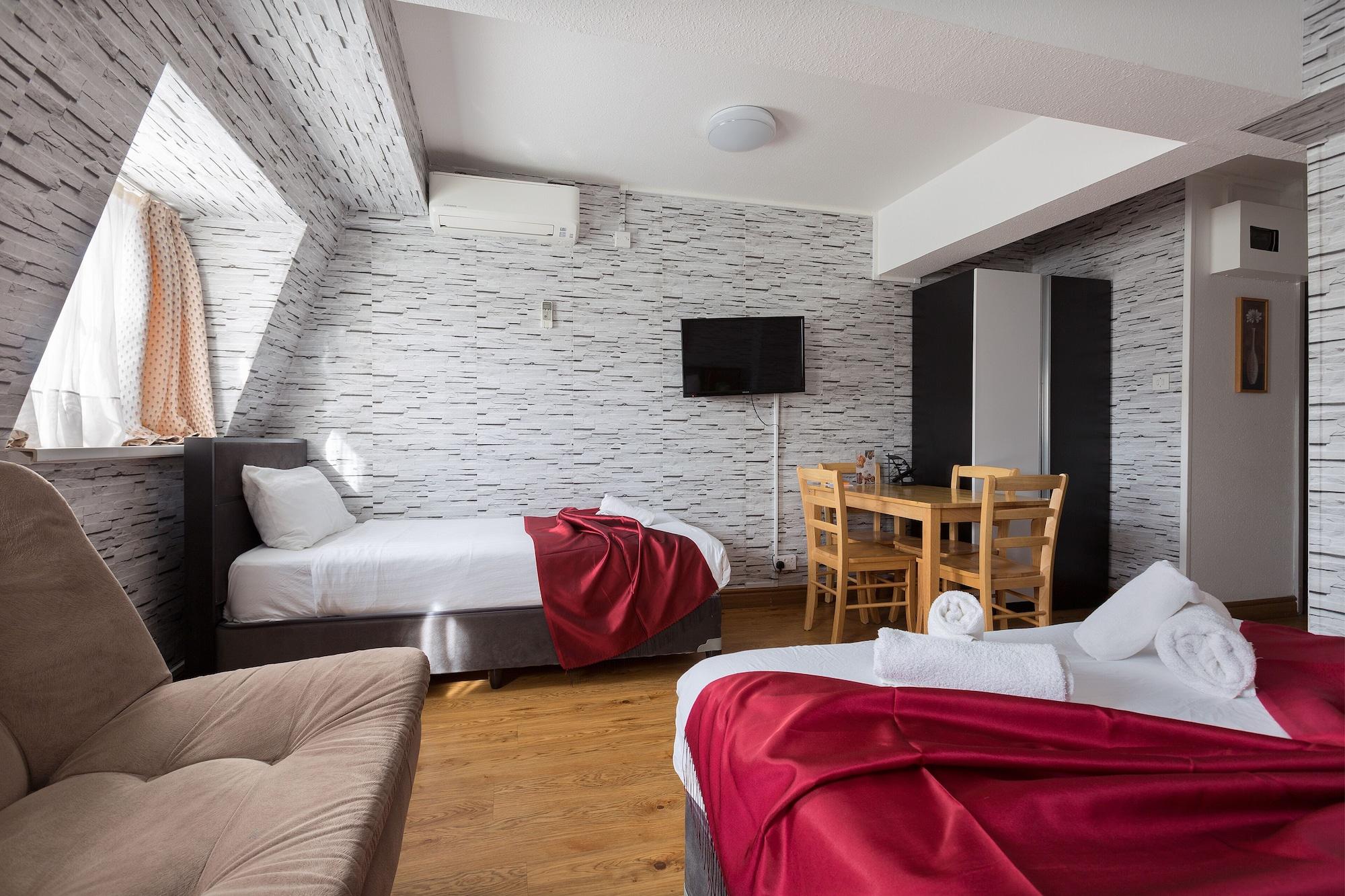 Comfort Triple Room