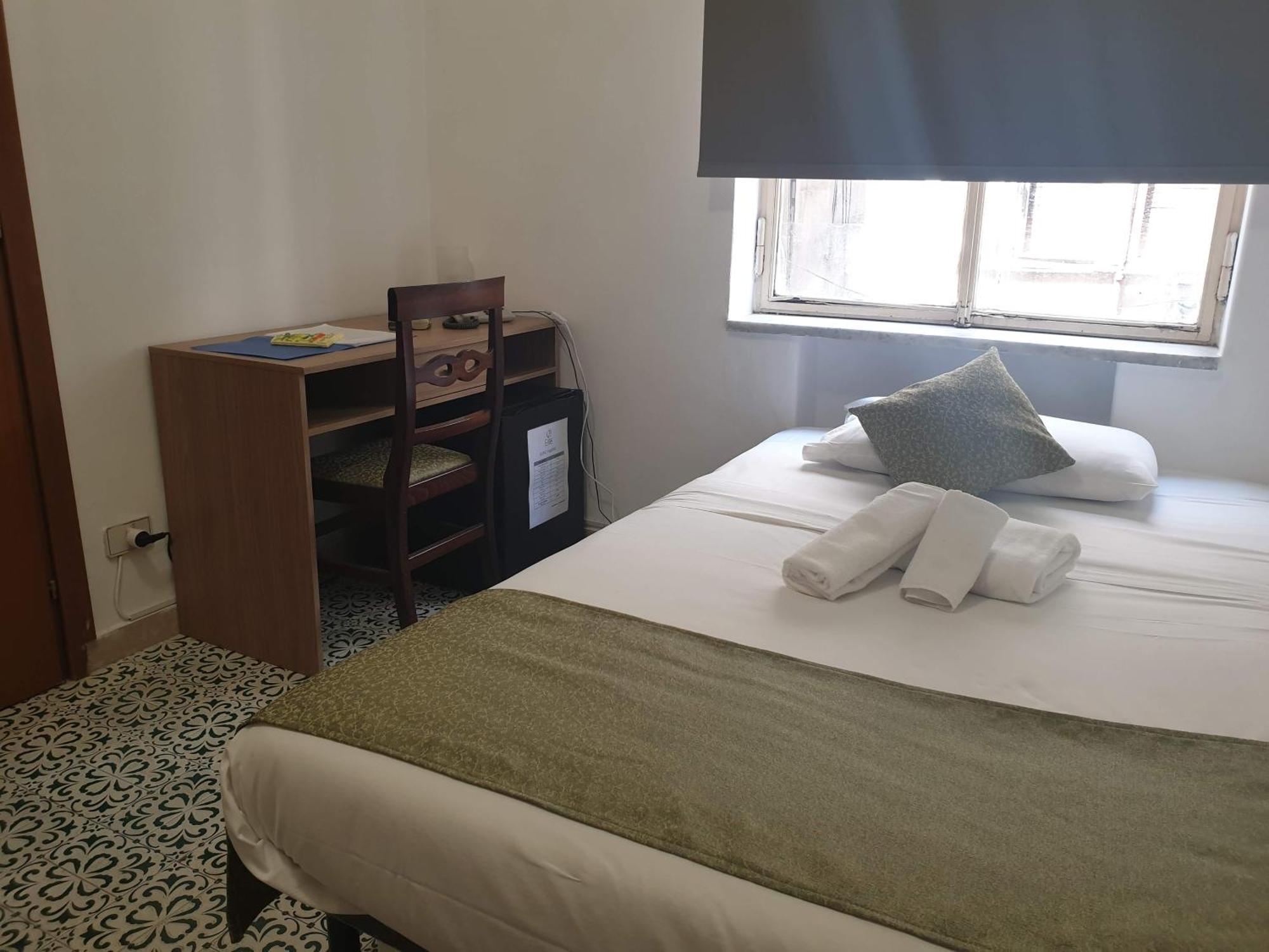 Single Room,934176088:JPEG