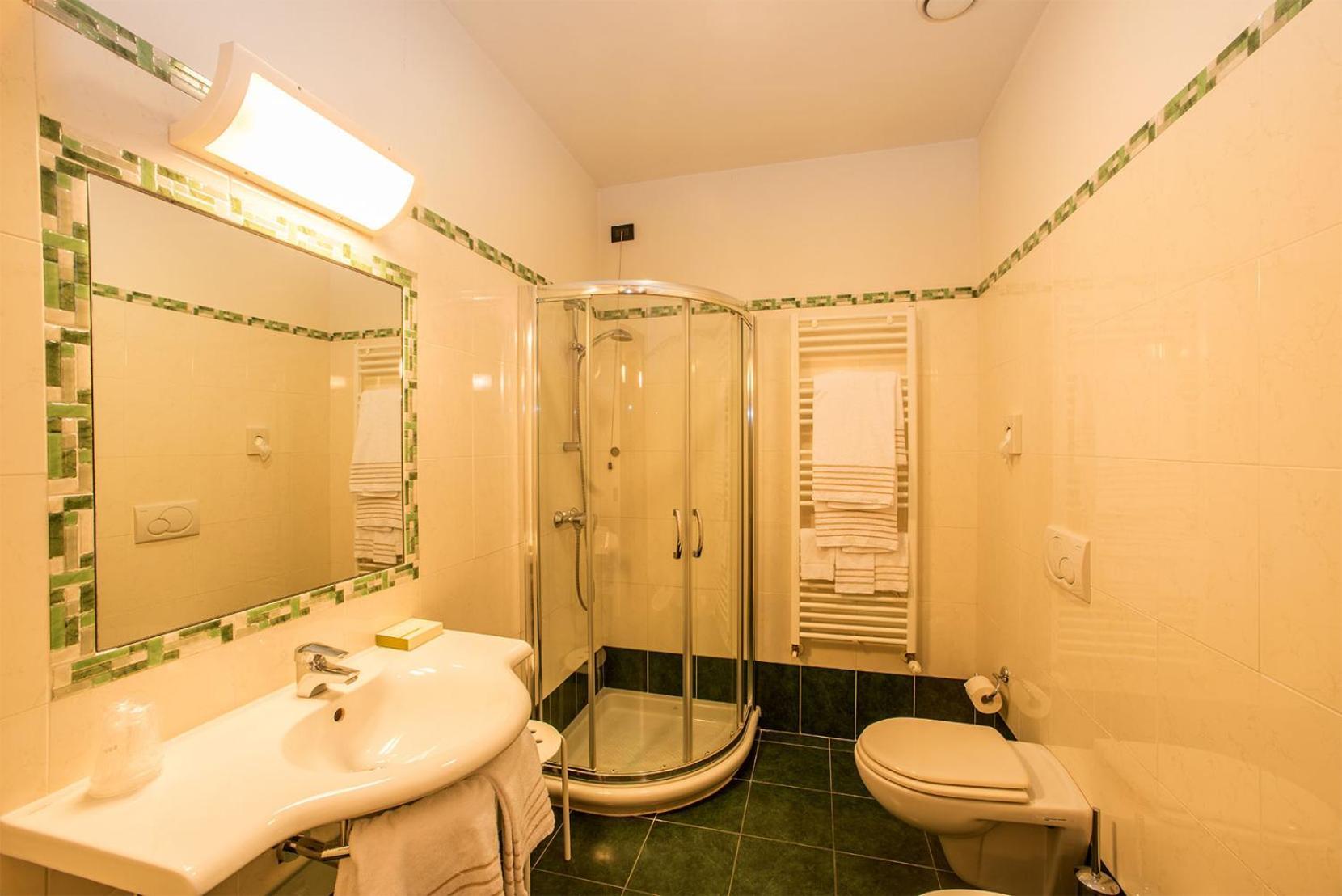 Double Room,545963988:JPEG