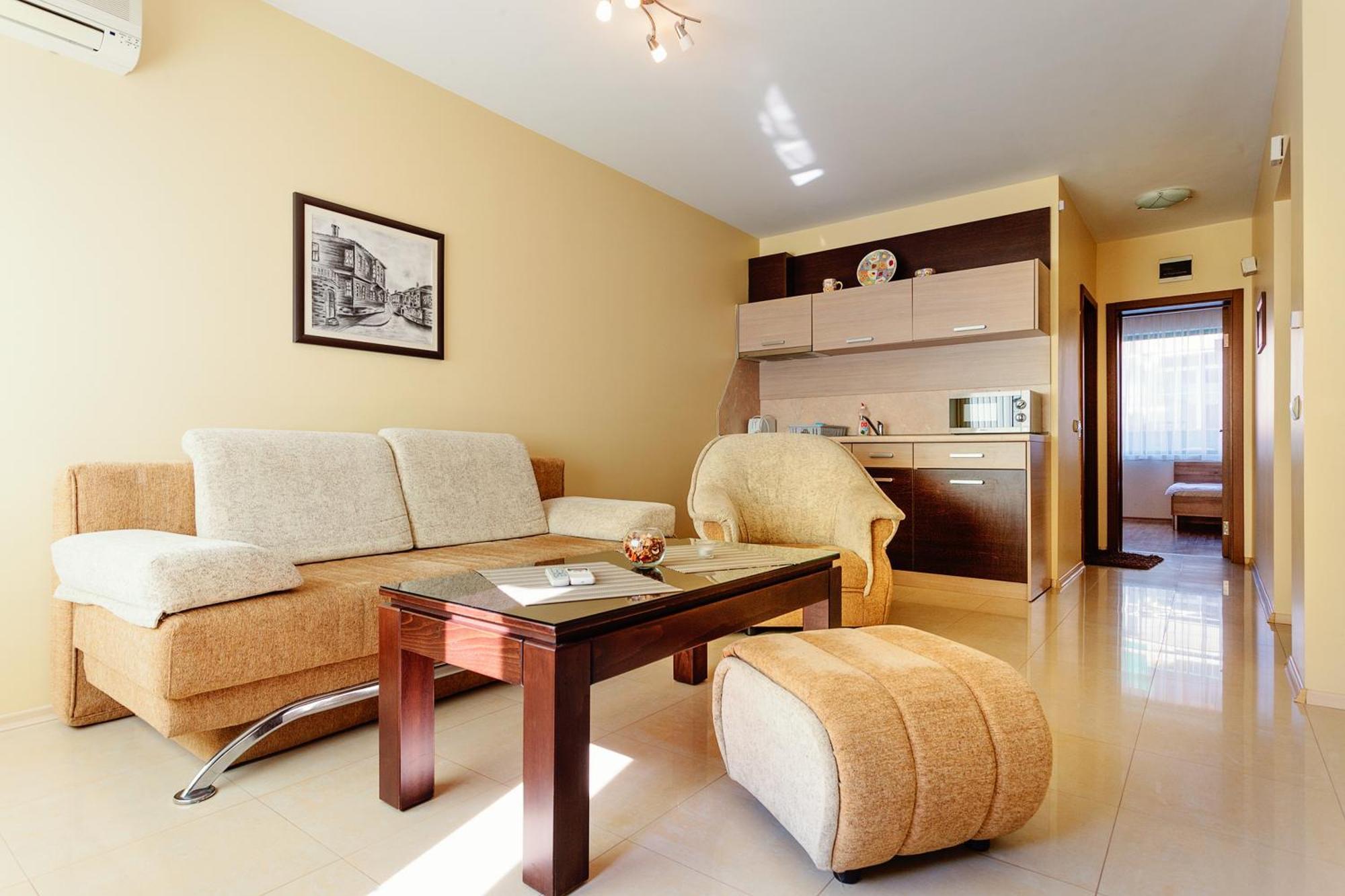 One-Bedroom Apartment