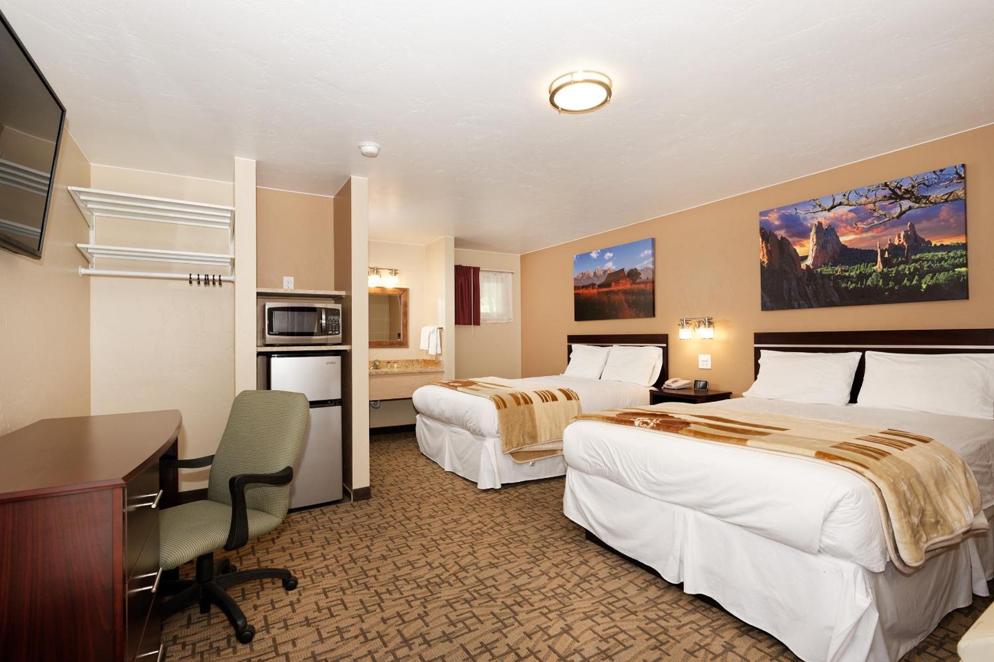 Queen Room with Two Queen Beds,1218536653:JPEG