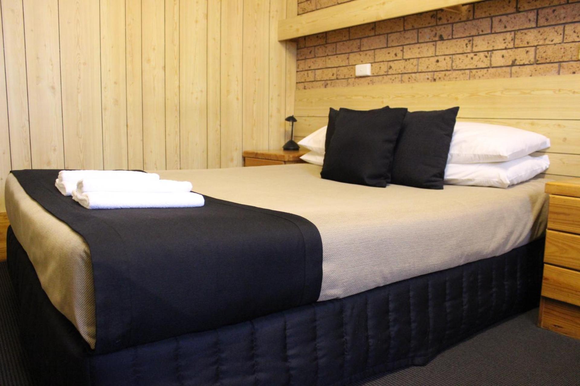 Budget Double Room (Pet Friendly),1220023324:JPEG